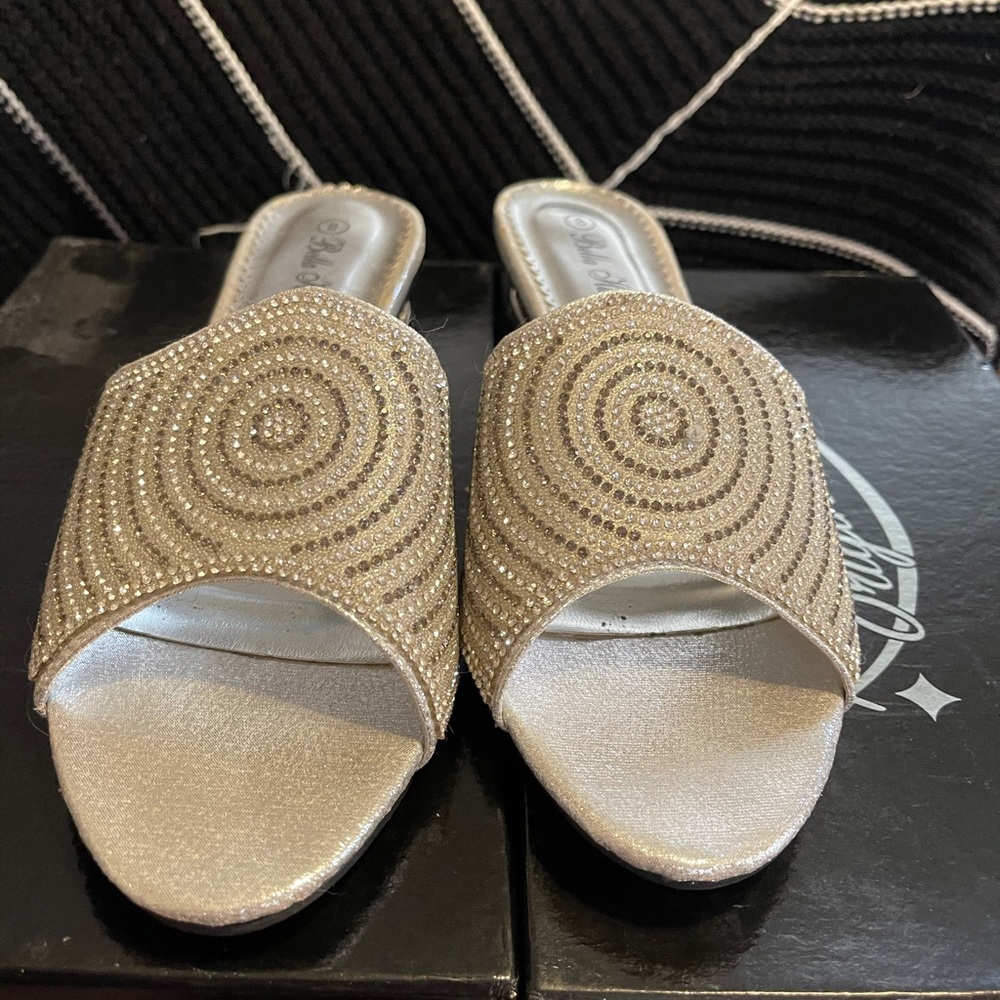 Bella Hanna rhinestone silver slides size 8